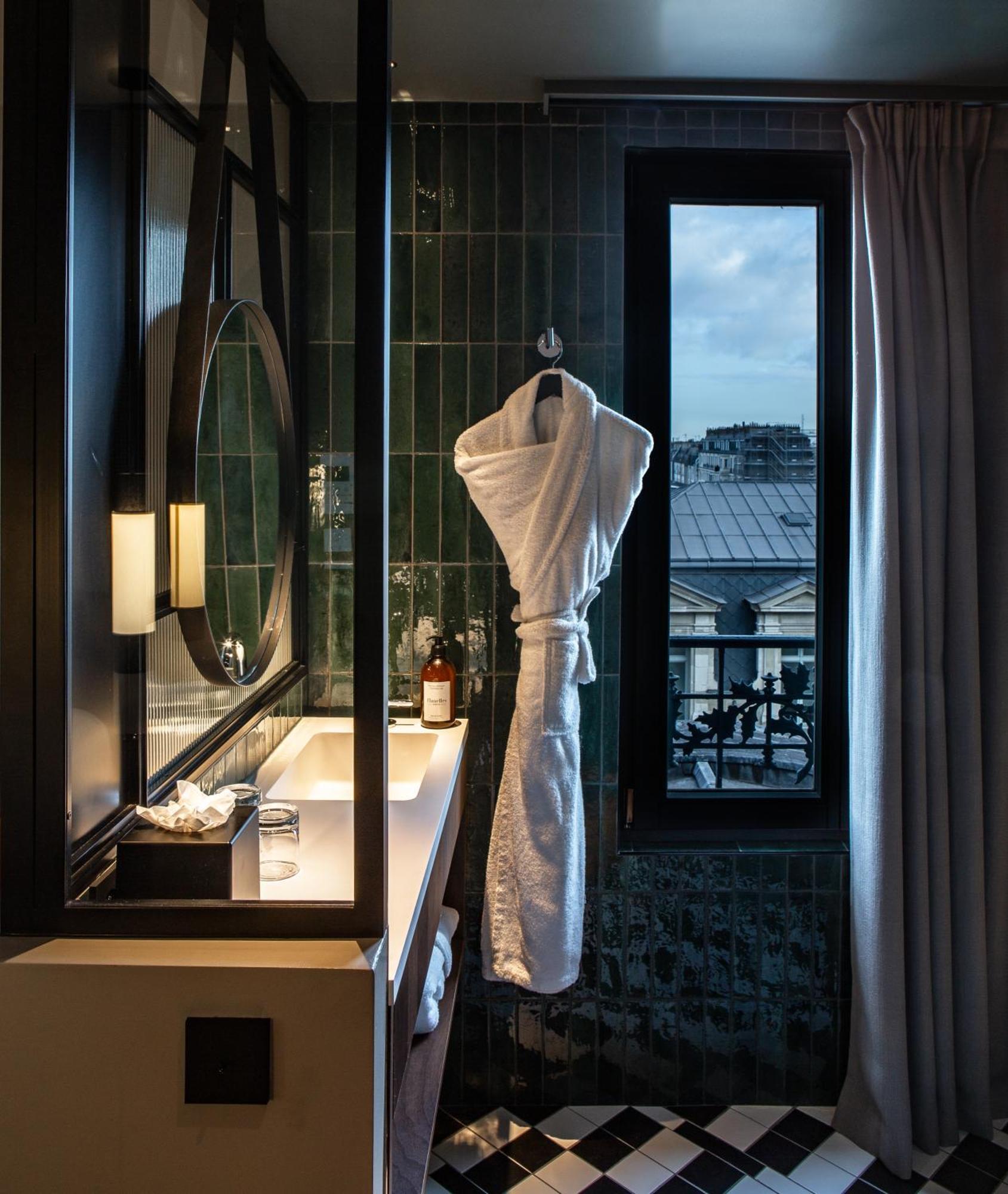 Hotel Flanelles Paris Exterior photo